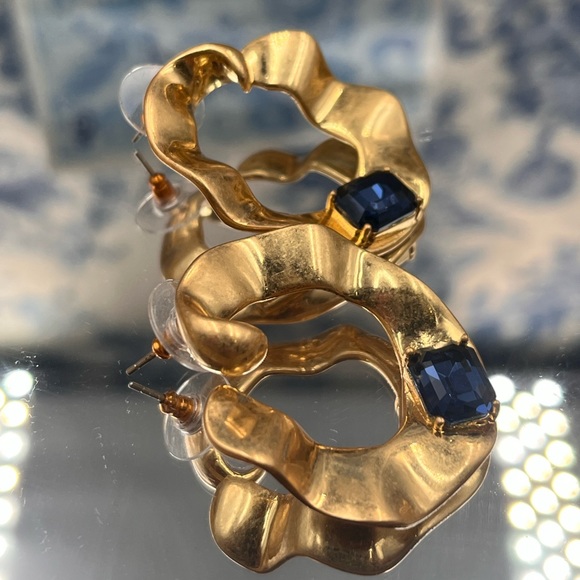 🆕 OSCAR DE LA RENTA 🧿 NWOT Gold Sculptural Stone "O" Shaped Hoops - Picture 7 of 14